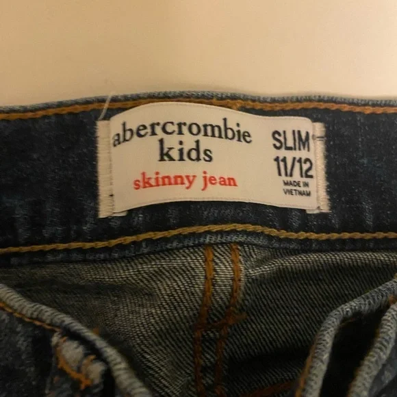 NWOT ABERCROMBIE KIDS DISTRESSED SUPER SKINNY SLIM JEANS SIZE 13/14​ - Picture 4 of 6